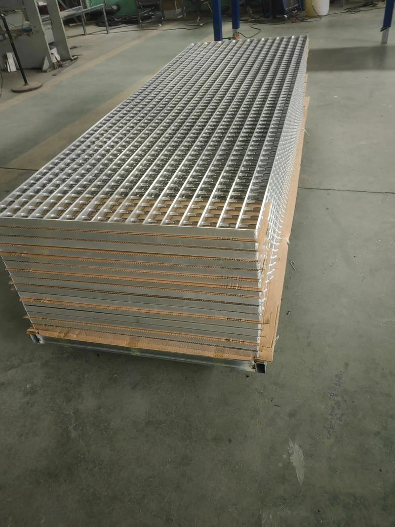 铝格栅与特种钢铁材料 品质建筑的坚实后盾